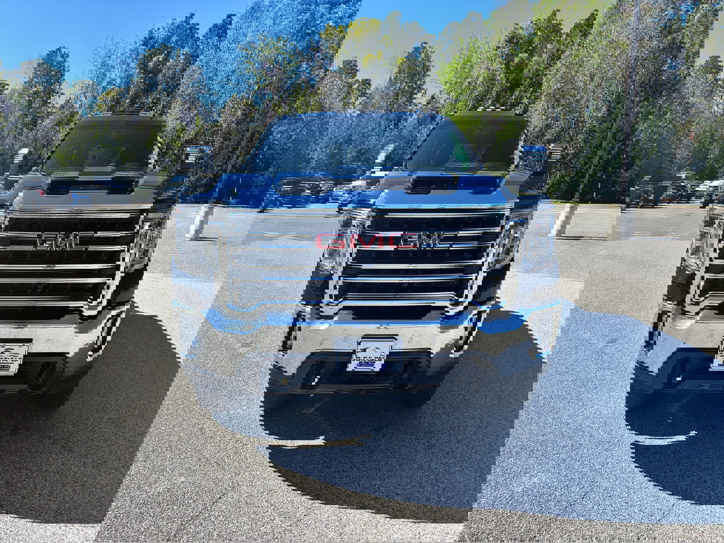 Used 2022 GMC Sierra 2500 SLT w/ SLT Premium Package image 2