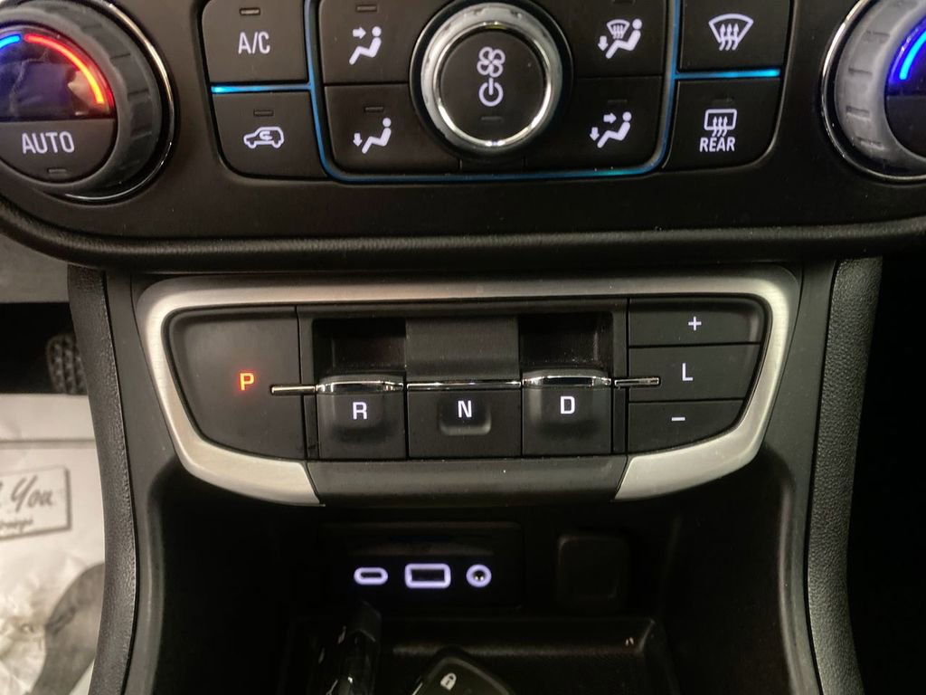 Used 2023 GMC Terrain SLT FWD image 19