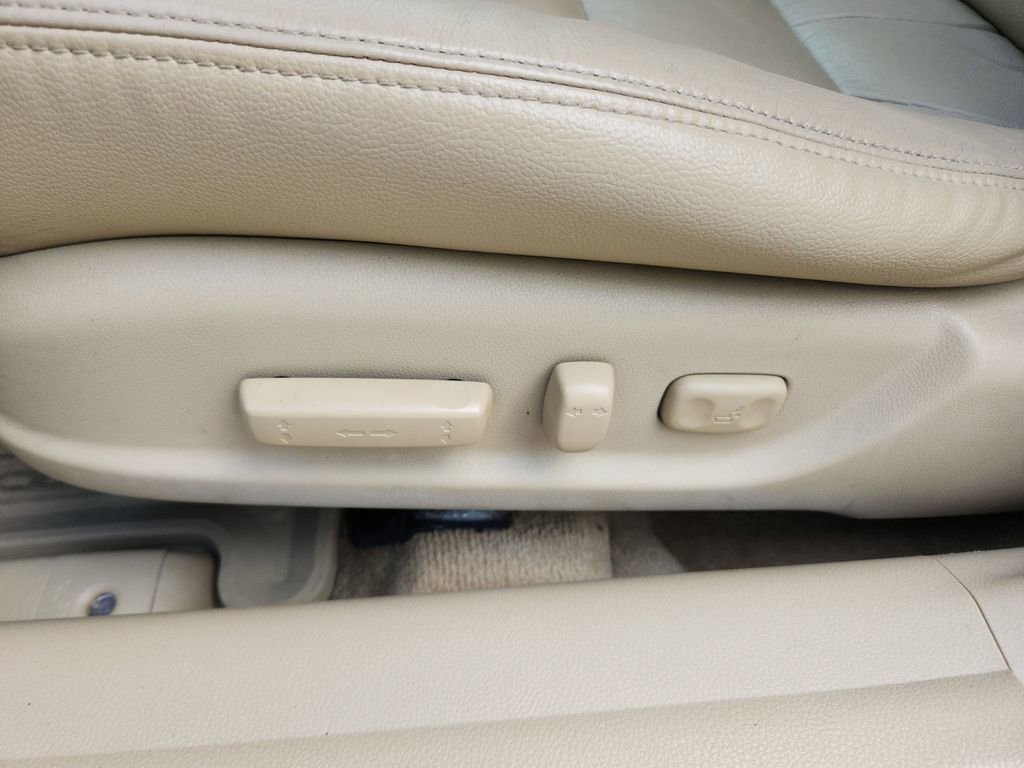 Used 2011 Honda Accord EX-L image 18