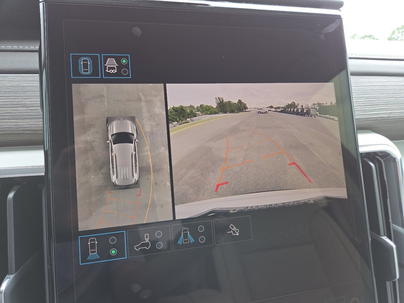 New 2026 GMC Acadia Denali w/ Super Cruise Package FWD image 11