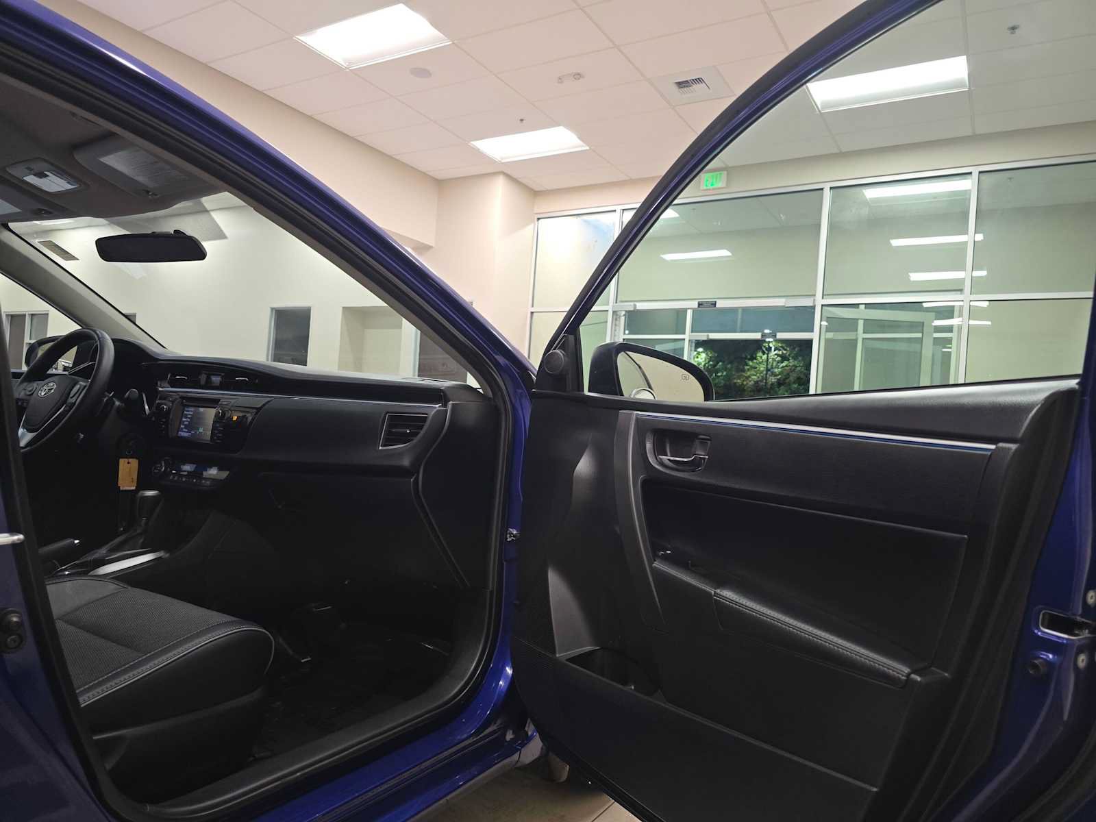 Used 2014 Toyota Corolla S FWD image 28