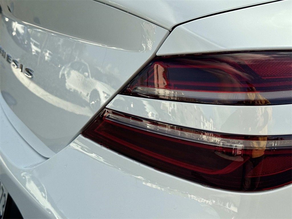 Used 2025 Genesis G70 2.5T image 20