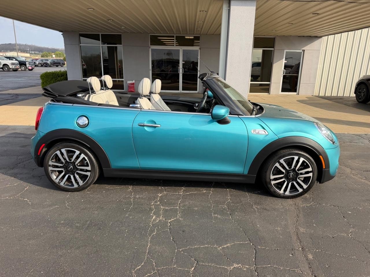 Used 2021 MINI Cooper S w/ Signature Upholstery Package FWD image 17