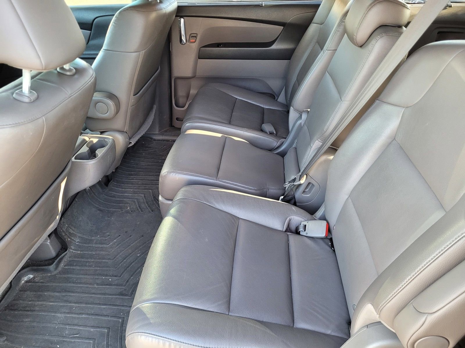 Used 2015 Honda Odyssey Touring Elite image 18