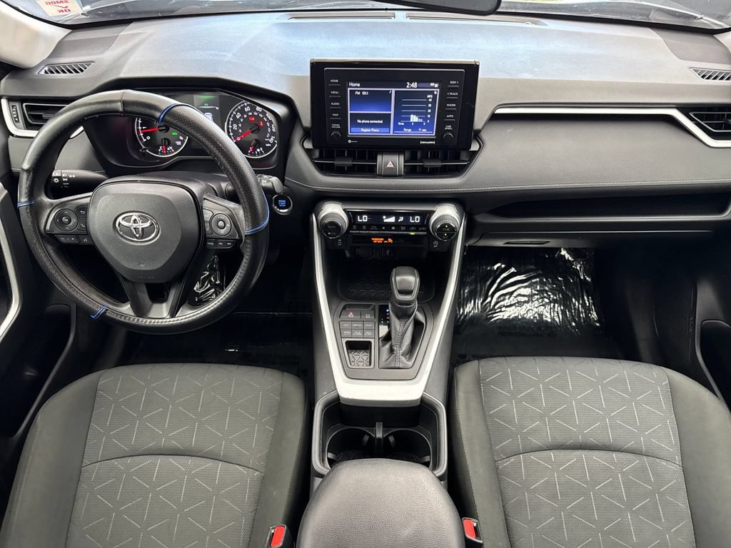 Used 2022 Toyota RAV4 XLE AWD/4WD image 12