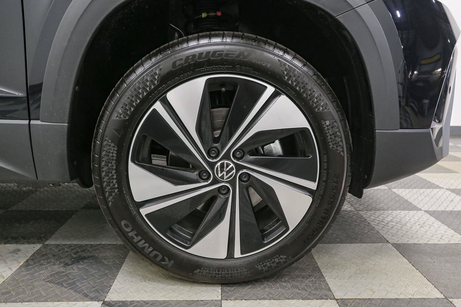 New 2026 Volkswagen Taos SE AWD/4WD image 12