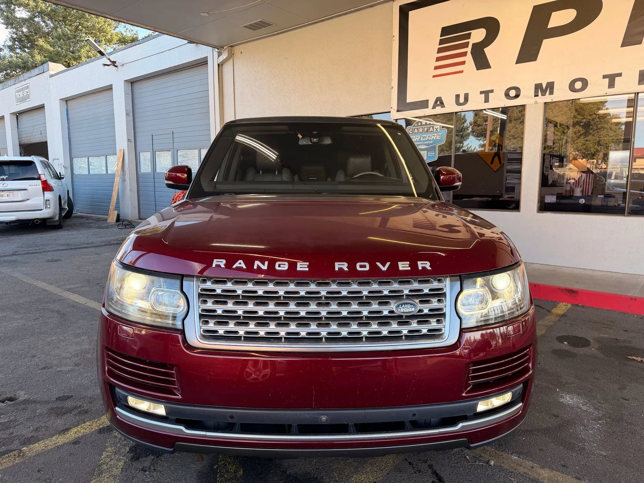 Used 2016 Land Rover Range Rover Supercharged image 2