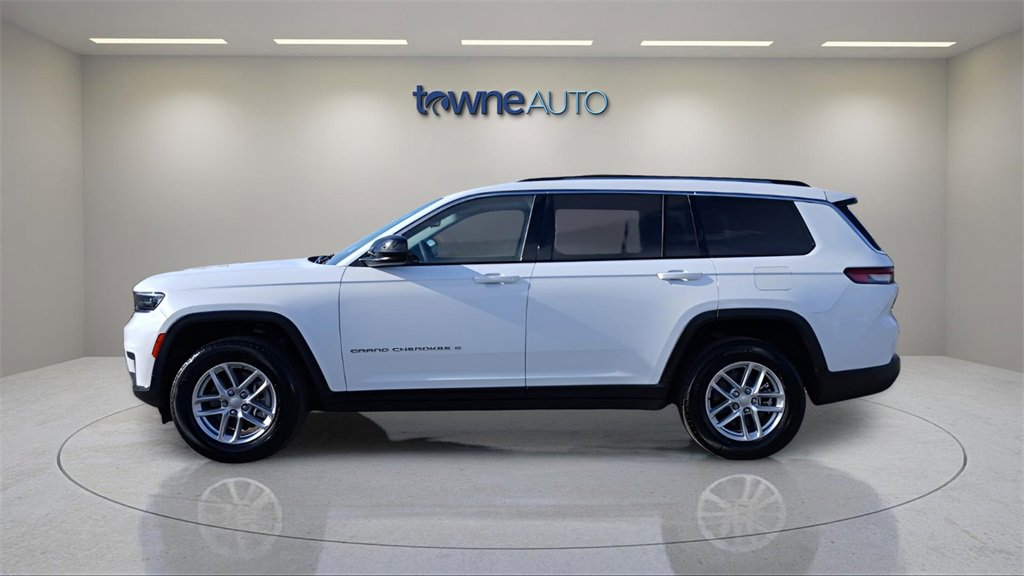 Used 2023 Jeep Grand Cherokee L Laredo image 2