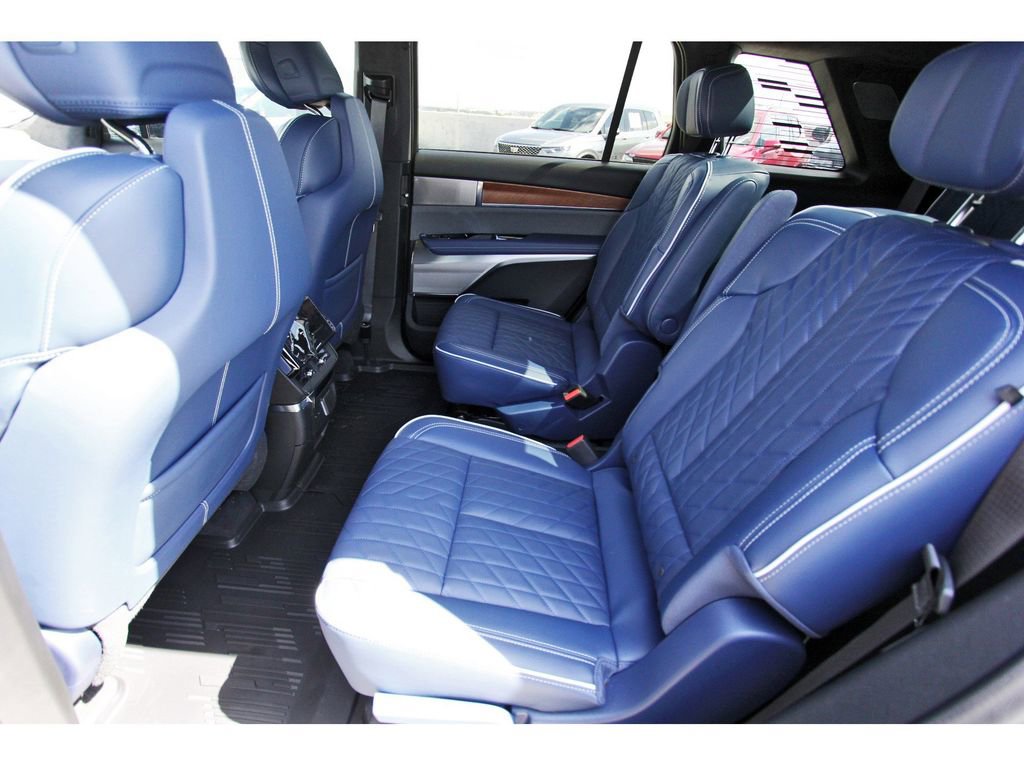 New 2026 Cadillac Vistiq Premium Luxury image 7