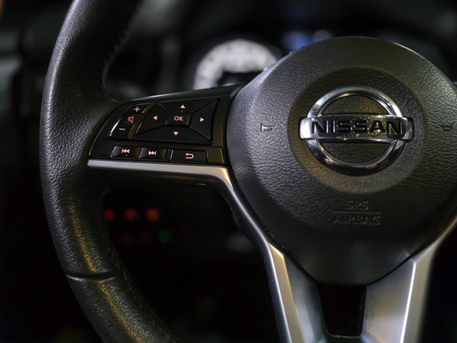 Used 2019 Nissan Rogue SV image 18