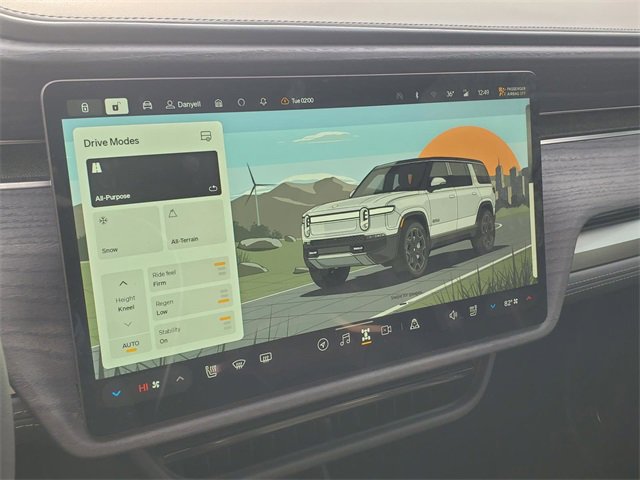 Used 2024 Rivian R1S Adventure image 19