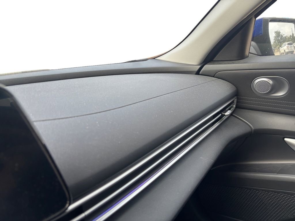 Used 2024 Hyundai Elantra SEL image 27