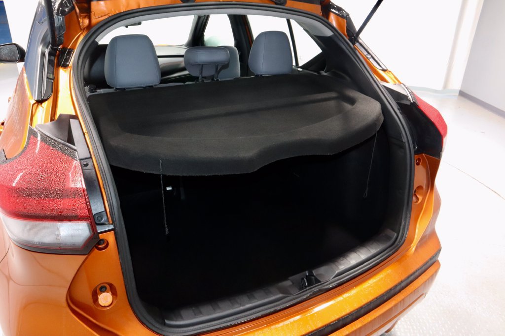 Certified 2023 Nissan Kicks SR w/ SR Premium Package FWD image 12