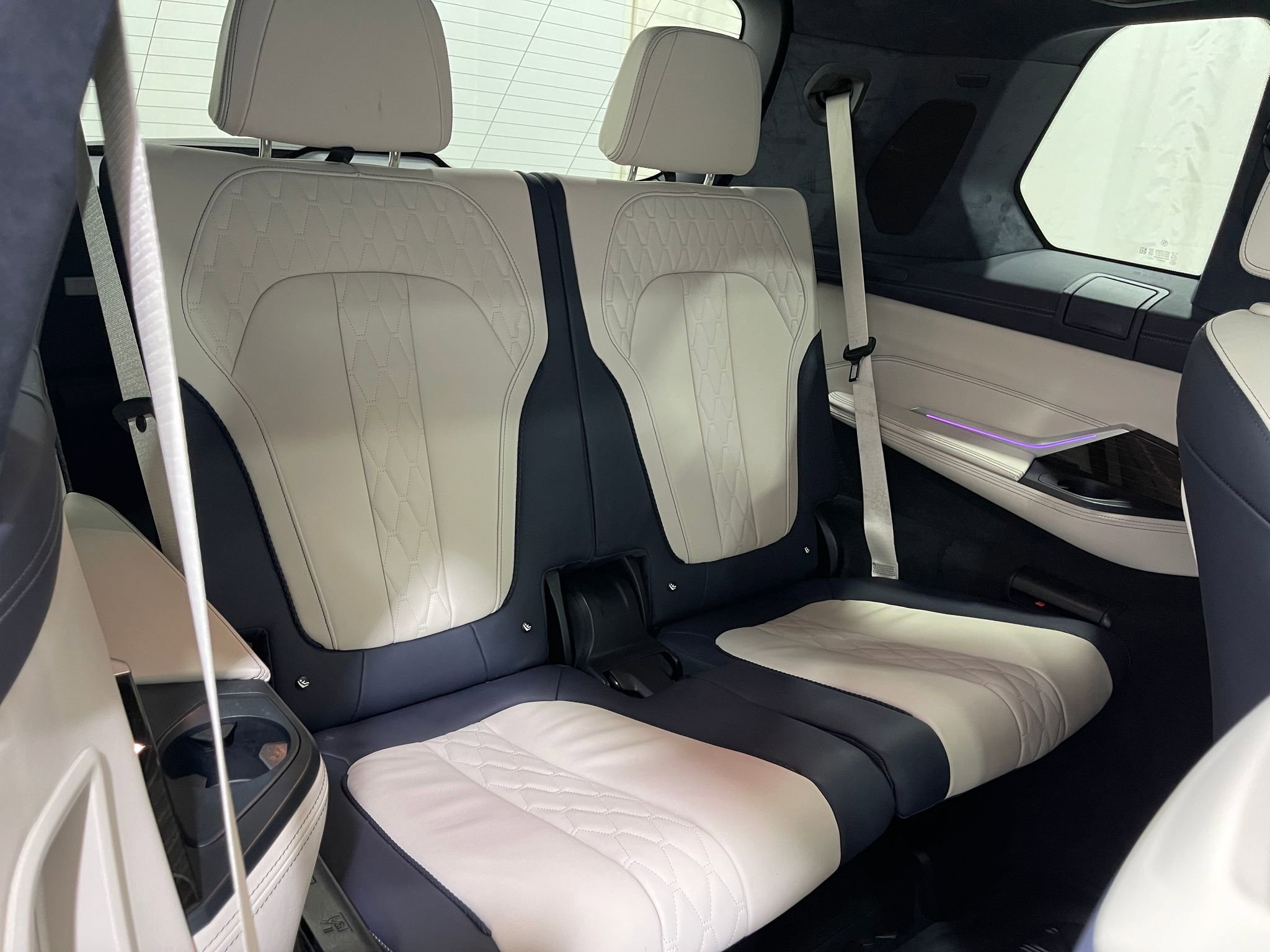Used 2021 BMW X7 M50i AWD/4WD image 32