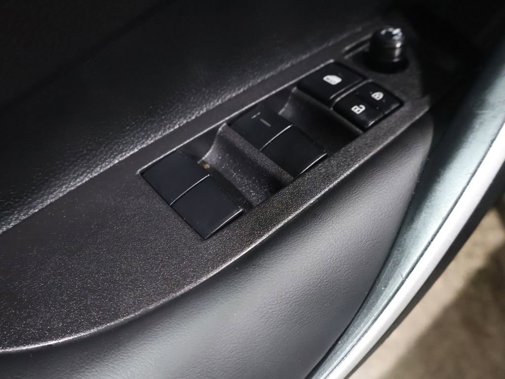 Used 2025 Toyota Corolla SE image 20