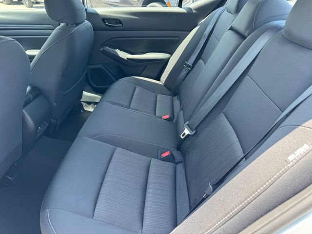 Used 2024 Nissan Altima 2.5 SV FWD image 10