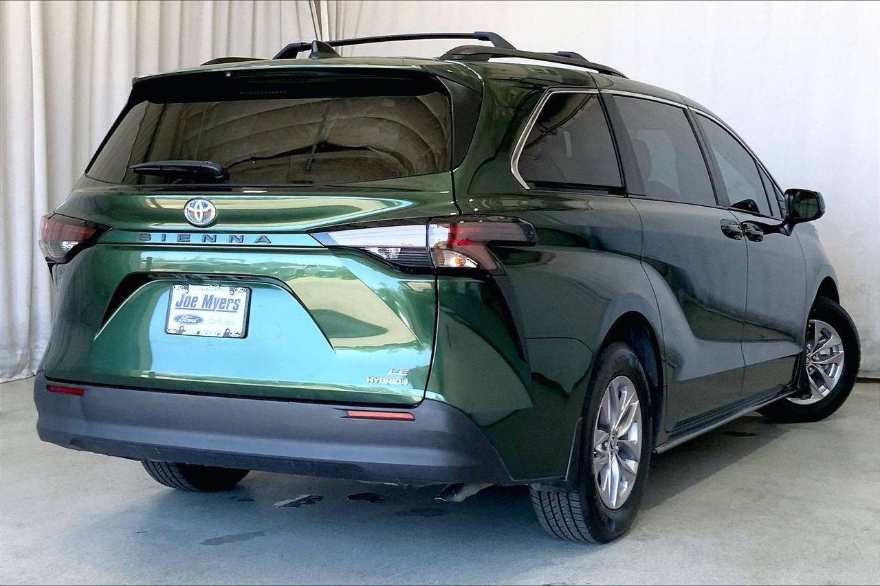Used 2024 Toyota Sienna LE image 13