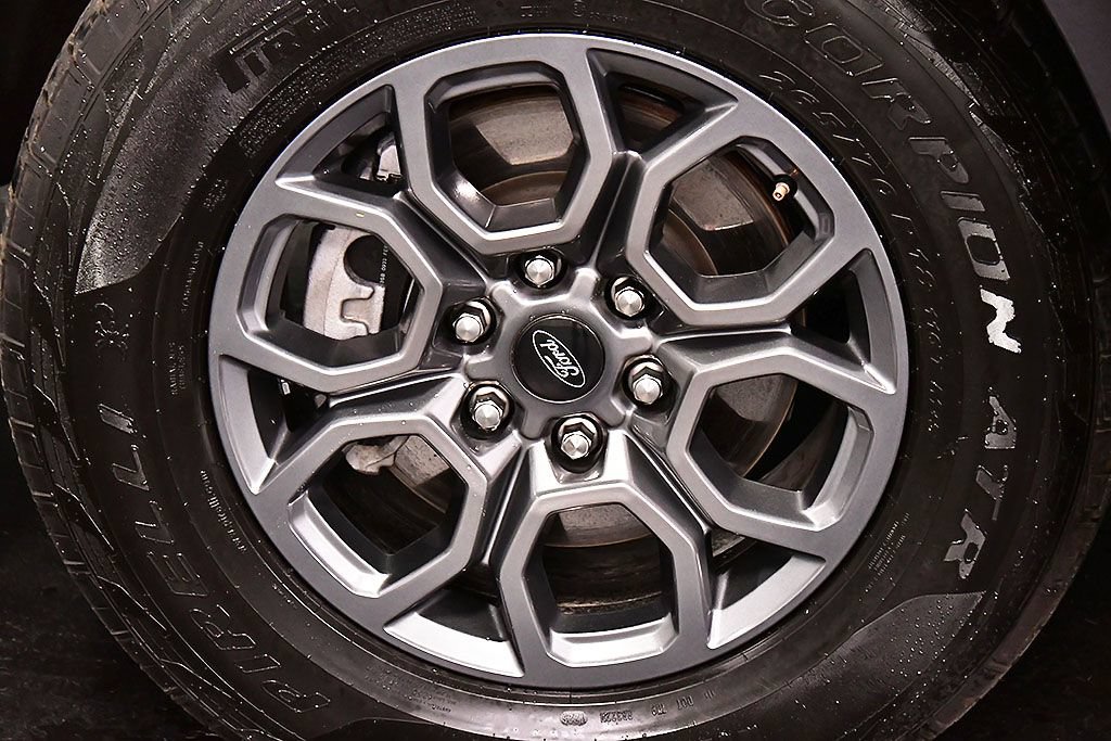 Used 2025 Ford Expedition Active AWD/4WD image 9