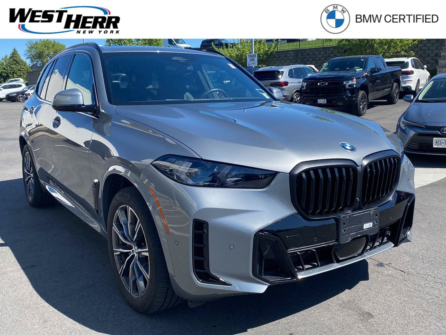 Certified 2024 BMW X5 xDrive40i w/ M Sport Package AWD/4WD image 1