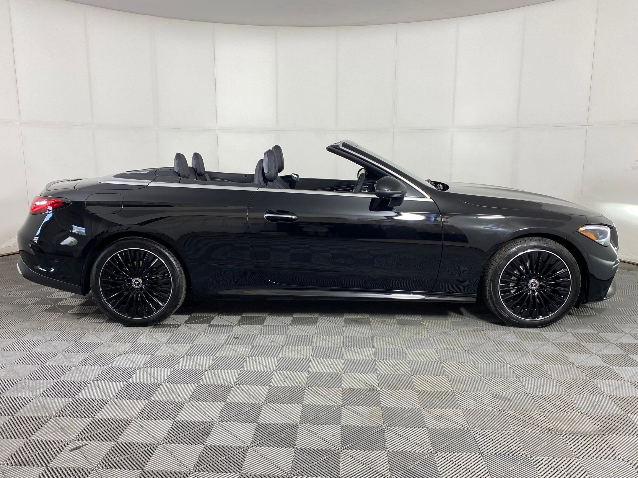 New 2026 Mercedes-Benz CLE 300 4MATIC Cabriolet image 7