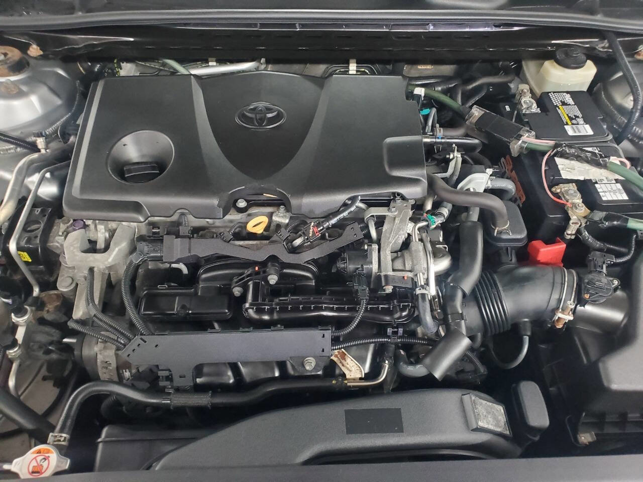 Used 2018 Toyota Camry L image 4