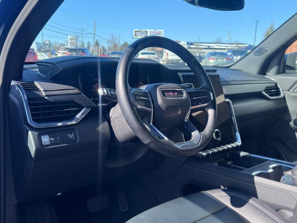 Used 2024 GMC Acadia Elevation image 10