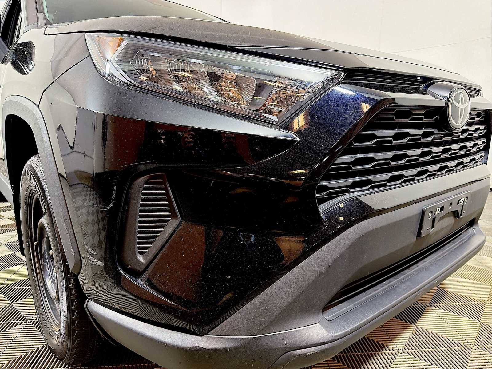 Used 2022 Toyota RAV4 LE AWD/4WD image 22