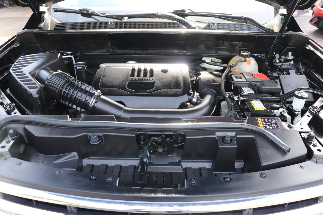 Used 2023 GMC Acadia SLT image 47
