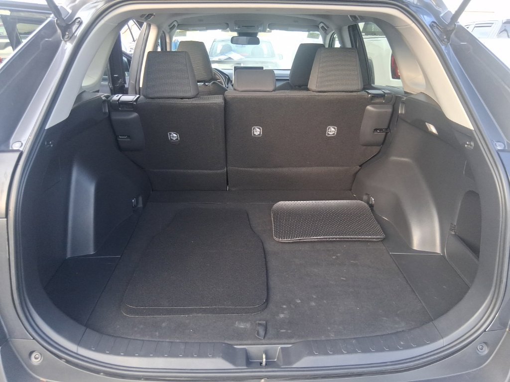 Used 2024 Toyota RAV4 LE AWD/4WD image 16