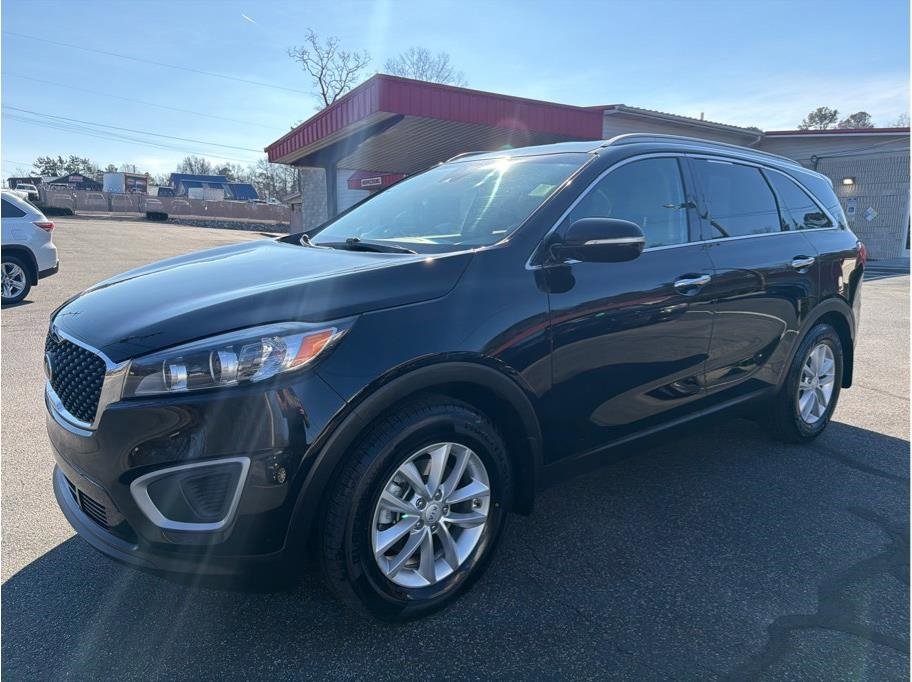 Used 2018 Kia Sorento LX image 3