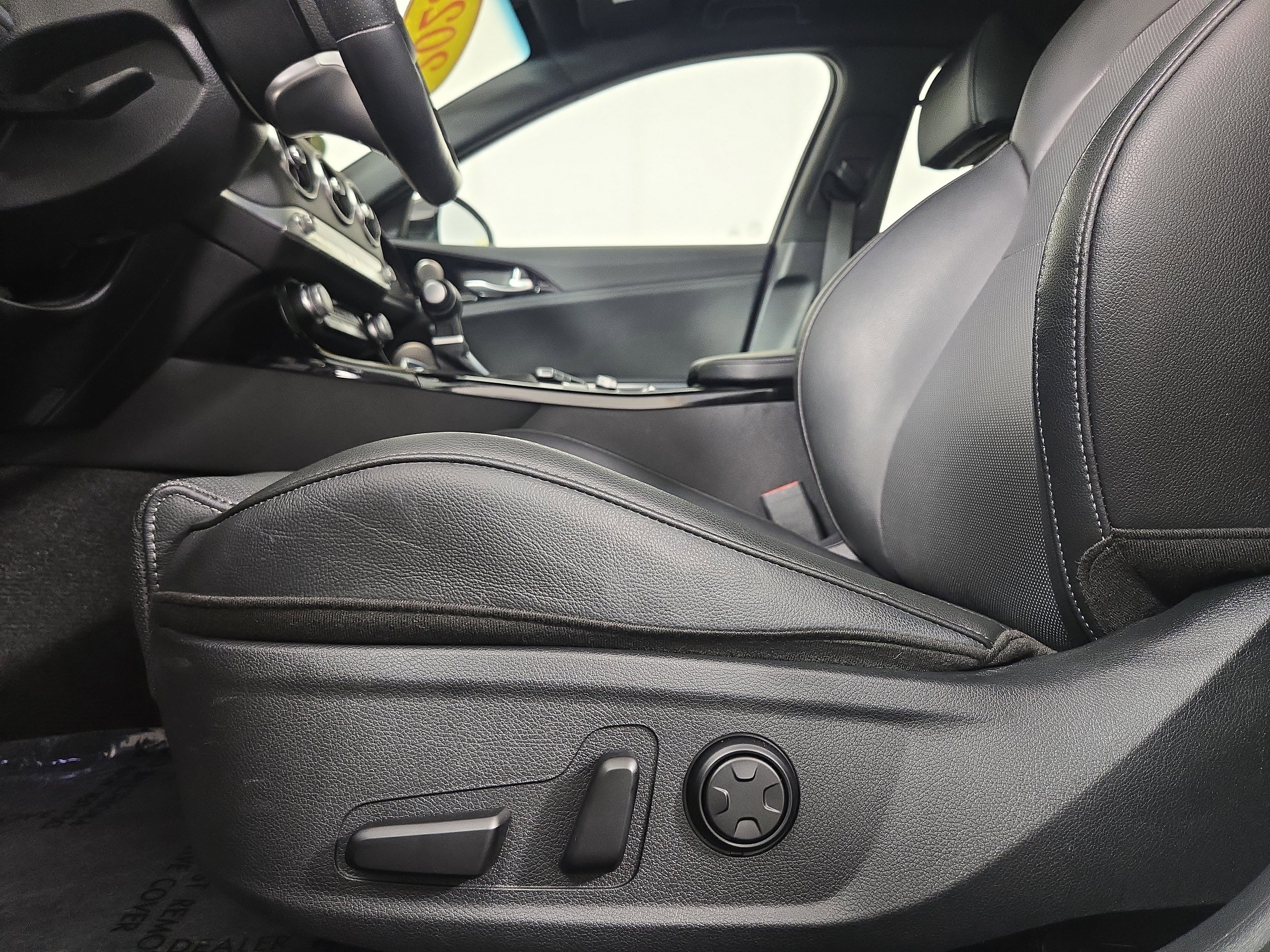 Used 2023 Kia Stinger GT-Line w/ Sun & Sound Package image 31