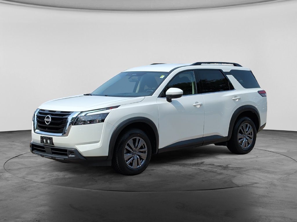 Used 2025 Nissan Pathfinder SV AWD/4WD image 3