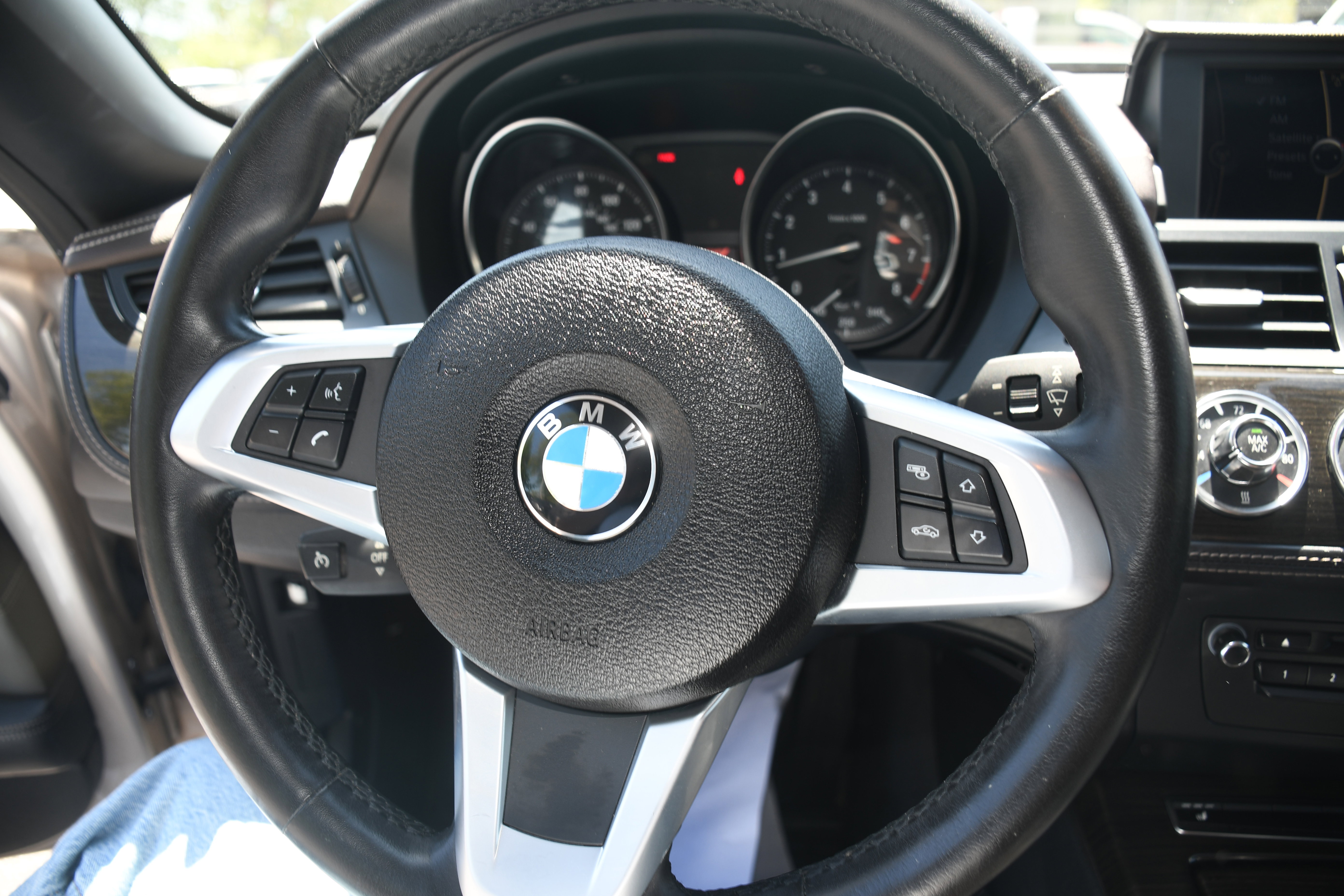 Used 2013 BMW Z4 sDrive28i RWD image 12