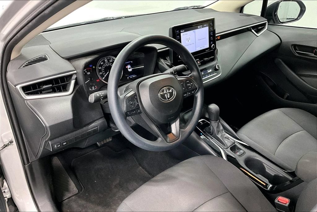 Used 2022 Toyota Corolla LE FWD image 16