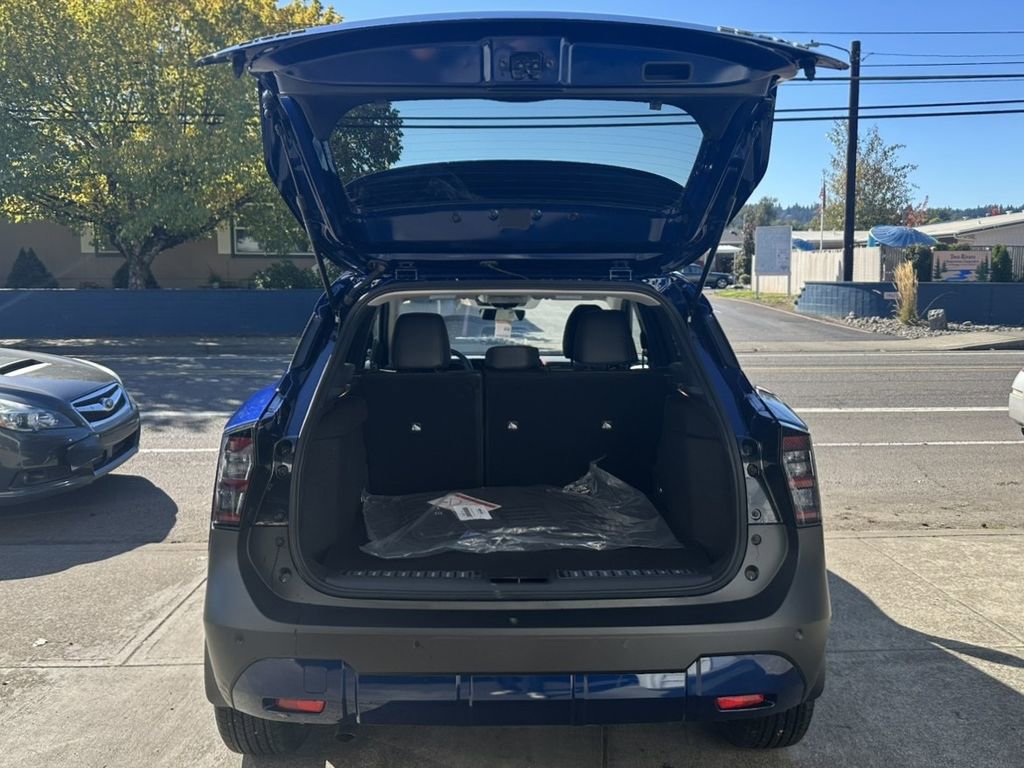 New 2026 Nissan Kicks SR w/ Illumination Package image 9