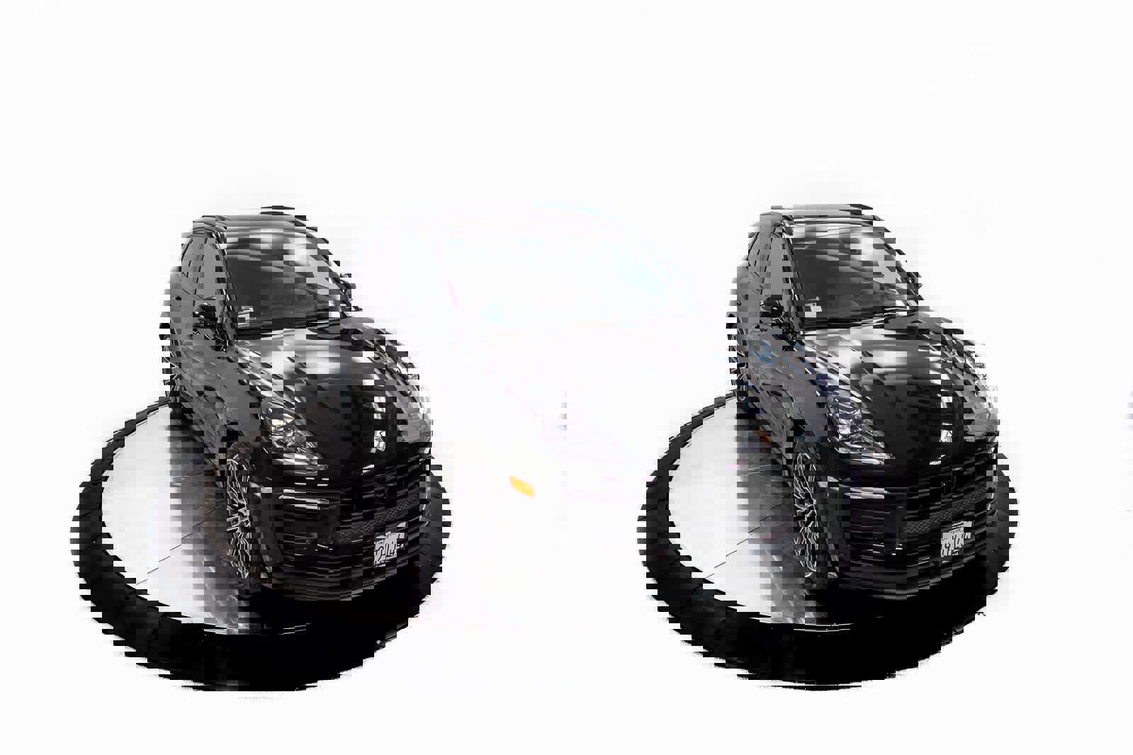 Certified 2025 Porsche Macan image 40