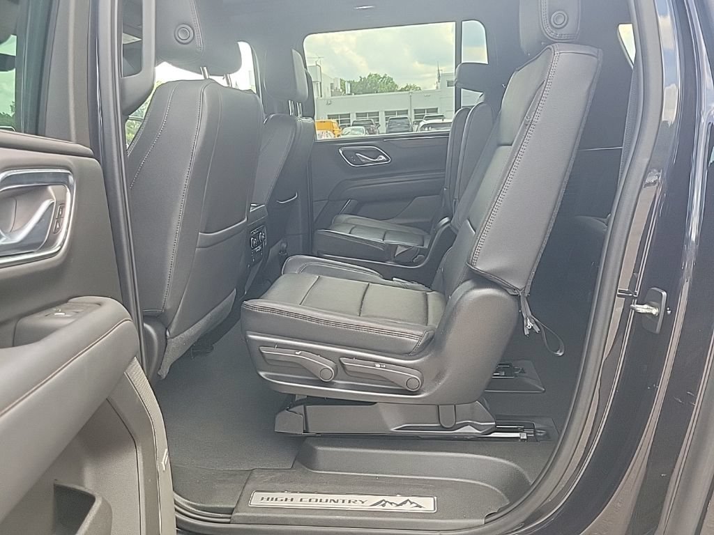 Used 2023 Chevrolet Suburban High Country AWD/4WD image 34