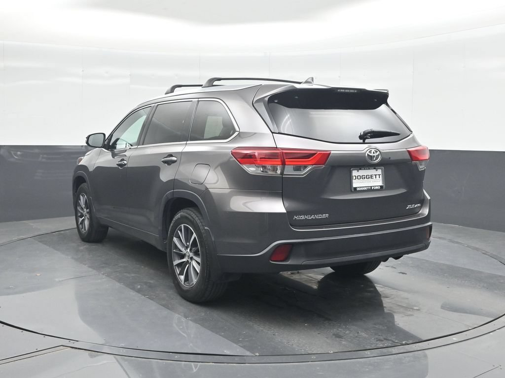 Used 2017 Toyota Highlander XLE AWD/4WD image 22