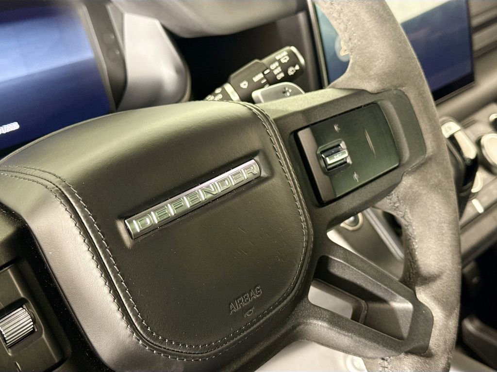 Used 2023 Land Rover Defender 110 V8 image 19
