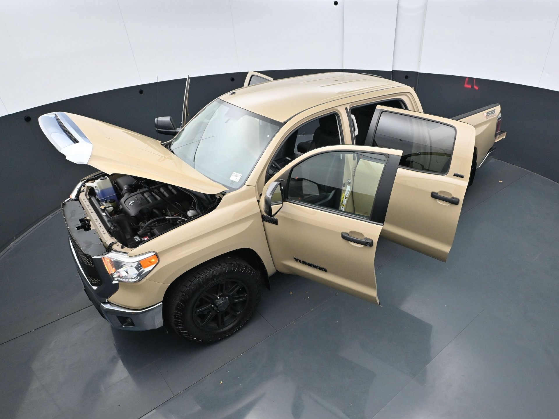 Used 2017 Toyota Tundra SR5 w/ SR5 Upgrade Package RWD image 41