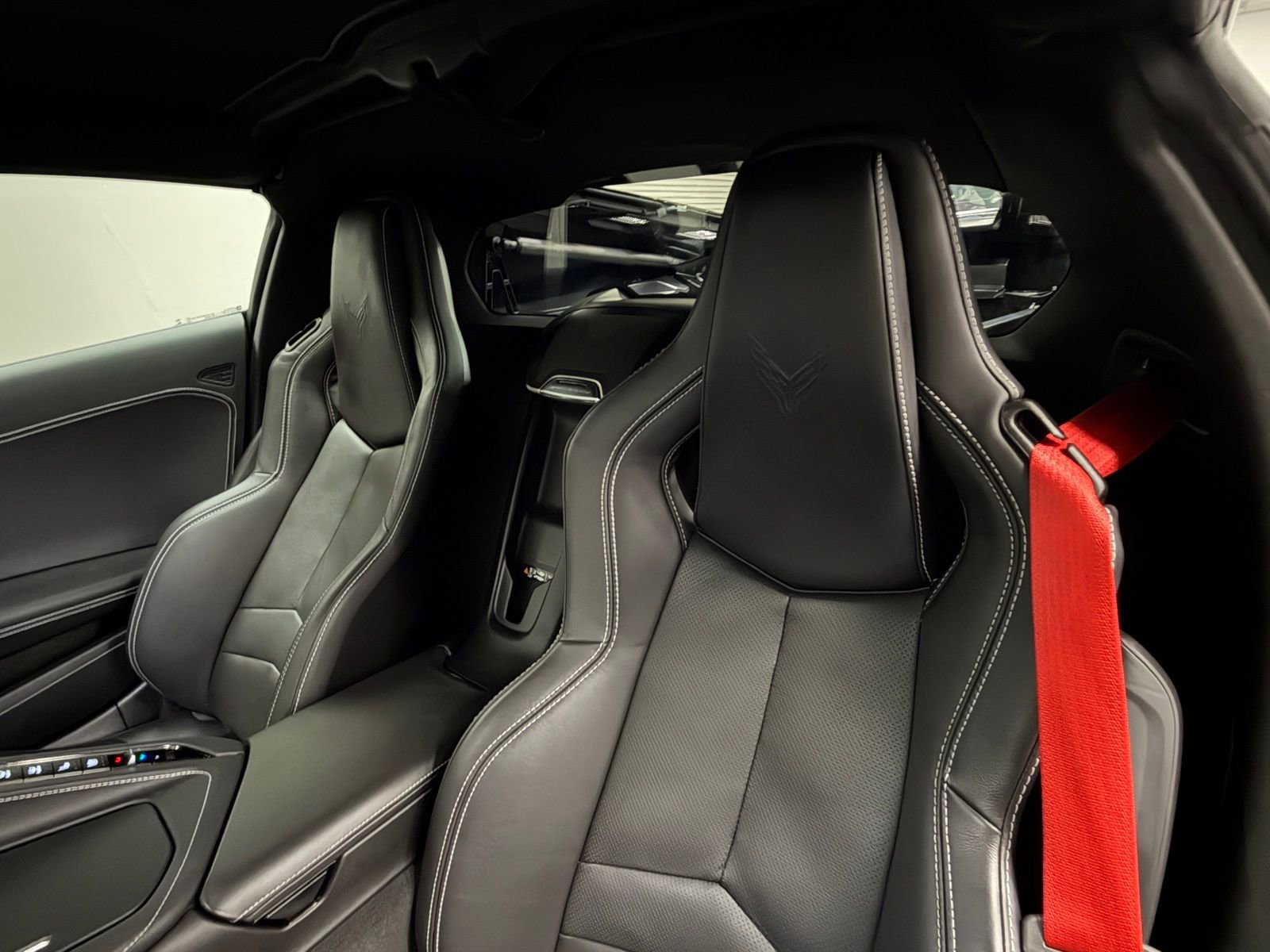 Used 2021 Chevrolet Corvette Stingray Preferred Cpe w/ Z51 Performance Package image 24