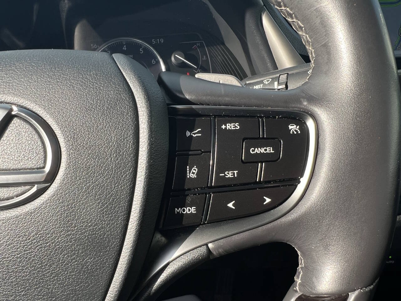 Used 2020 Lexus ES 350 w/ Premium Package FWD image 29
