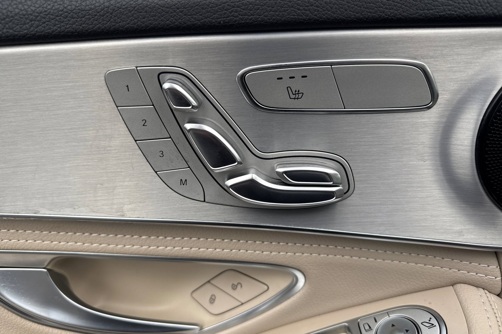 Used 2016 Mercedes-Benz C 300 4MATIC Sedan image 12