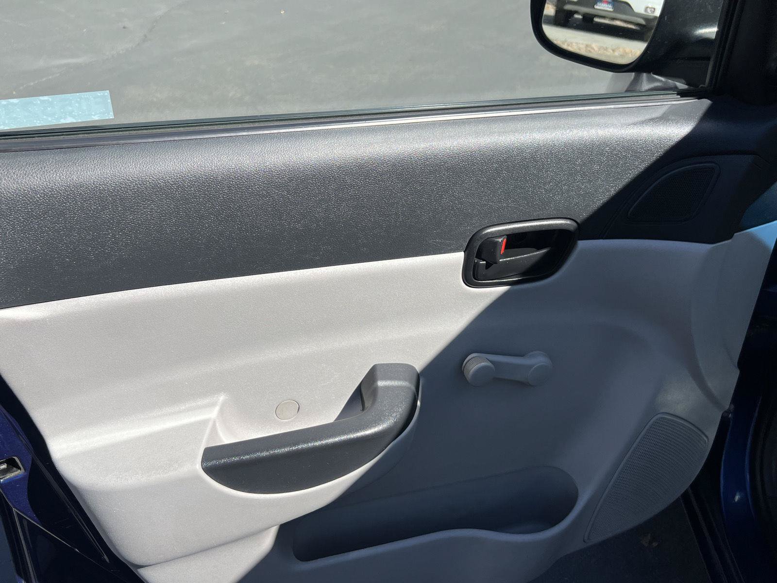 Used 2010 Hyundai Accent GLS FWD image 25