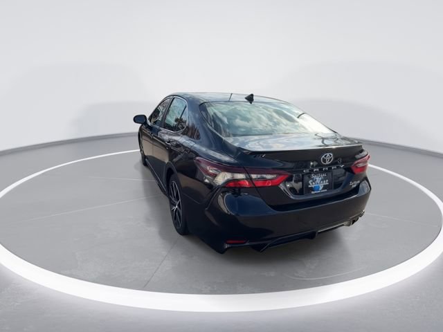 Used 2023 Toyota Camry SE image 7