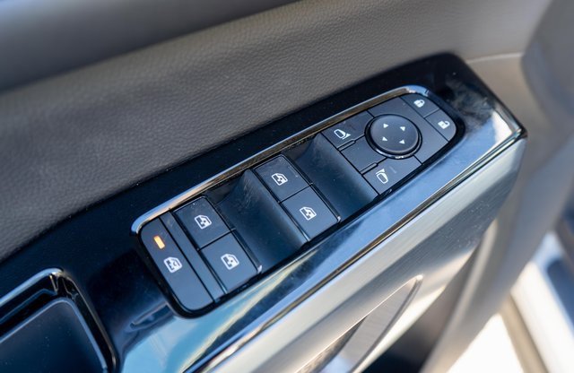 New 2025 Nissan Pathfinder SL image 13