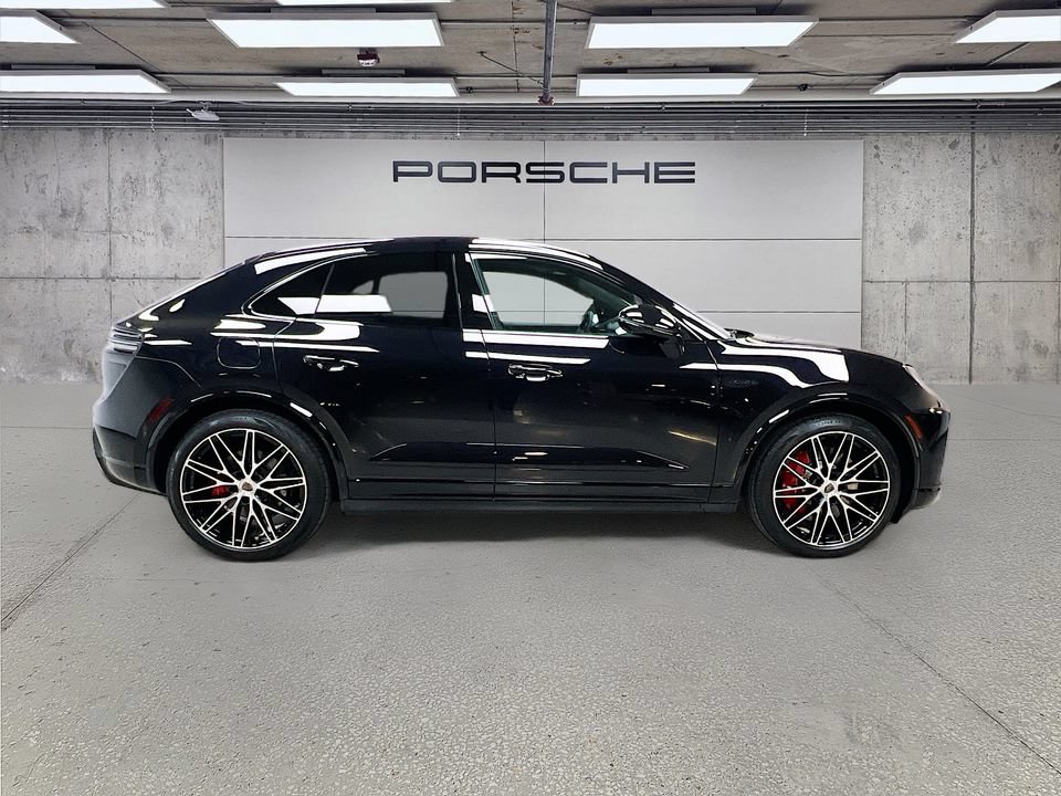New 2026 Porsche Macan Turbo Electric AWD/4WD image 8