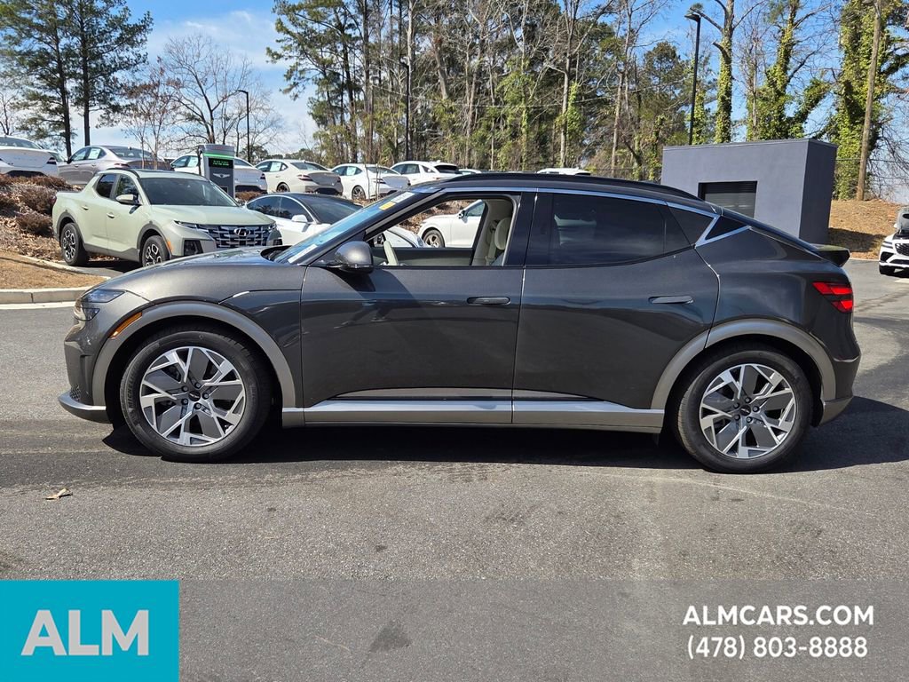 Used 2025 Genesis GV60 RWD image 3