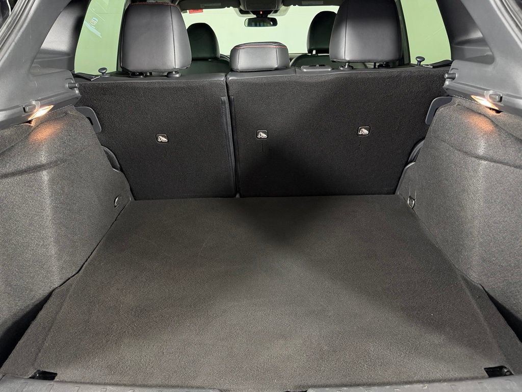 Used 2025 Nissan Kicks SR AWD/4WD image 22