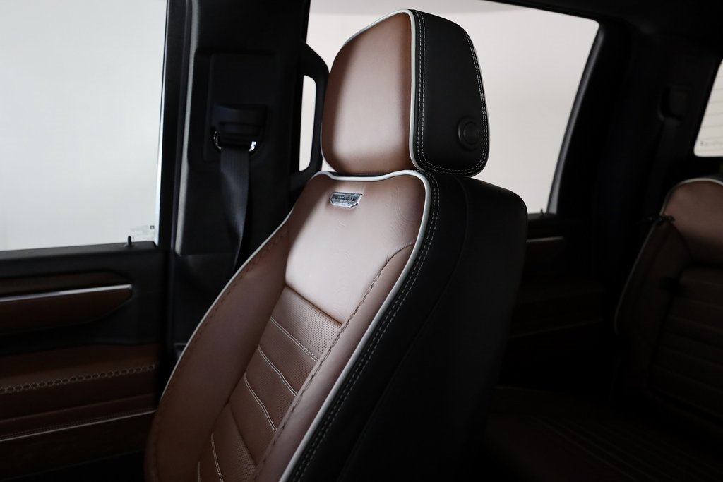 Used 2026 GMC Sierra 3500 Denali Ultimate image 46